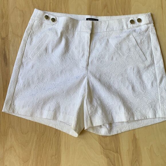 SOHO White Floral Shorts - Picture 1 of 7